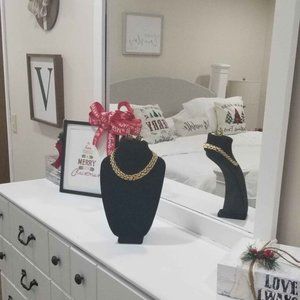 Erwin pearl earrings and necklace